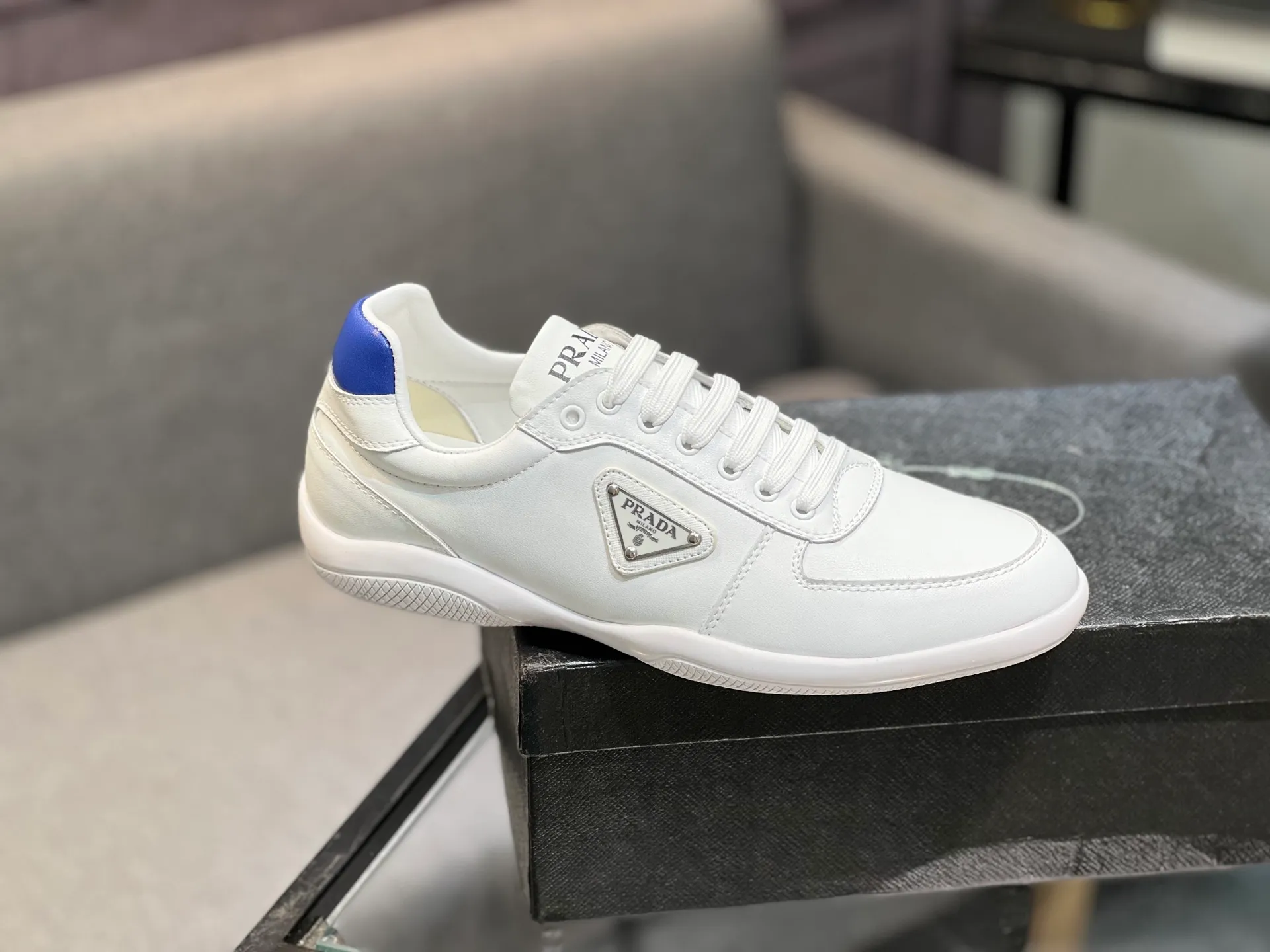 Men's men's shoes 💰440 [PRADA—Prada] 2025 latest model 🙈original replica! 👟👟👟Available here. The workmanship is top-notch. The upper is made of Italian 🇮🇹Imported calfskin. ❗️Breathable genuine leather lining @Suitable for travel. The original version has an enlarged engraved sole, making it suitable for all kinds of travels, showing low-key luxury. Size: 38-44 yards